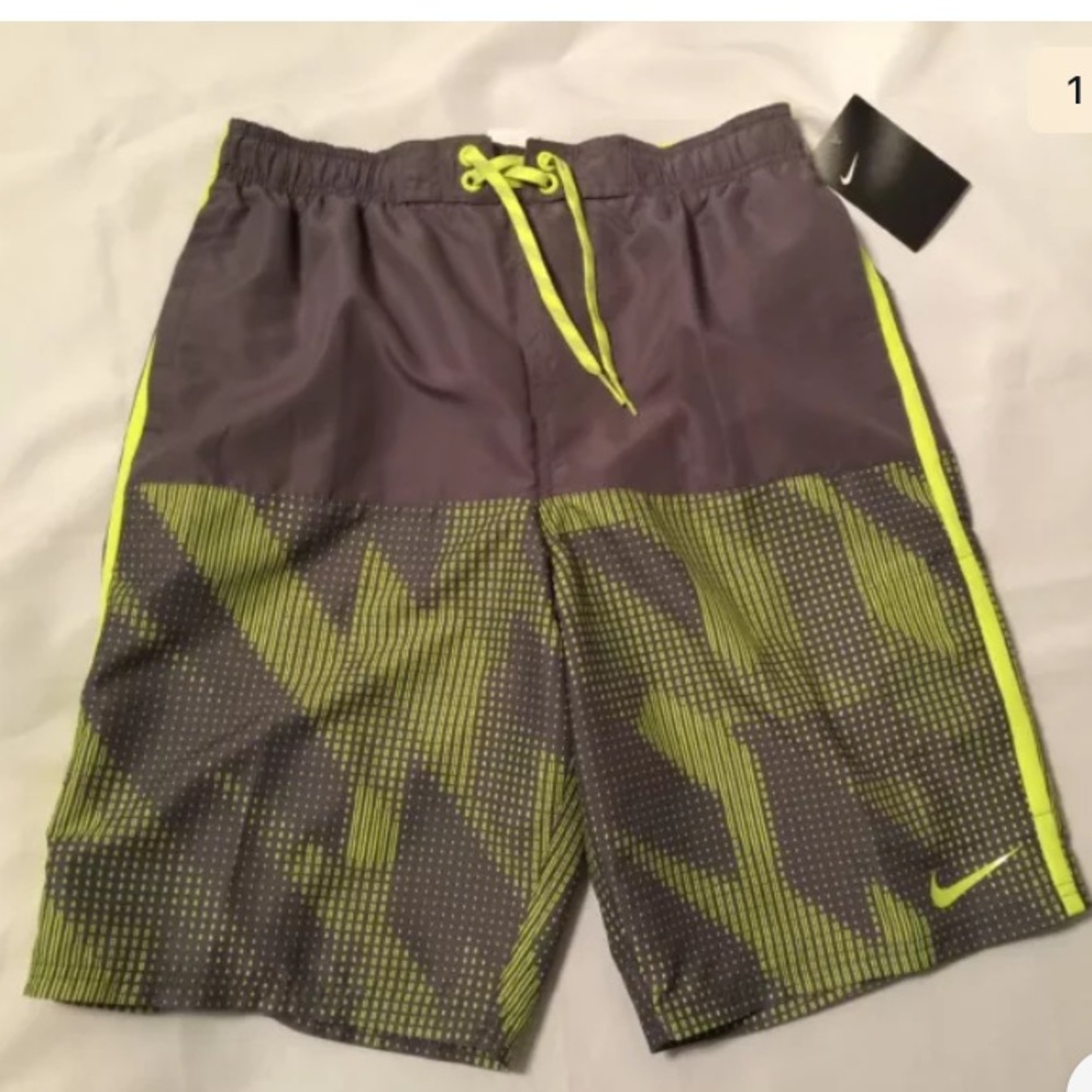 Nike Tidal Flow Split 11” Swim Trunks size medium
